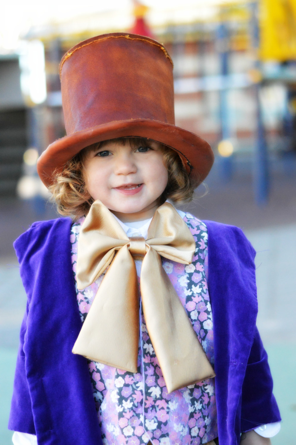 willy wonka charlie and the chocolate Willy wonka is the deuteragonist in the novel charlie and the chocolate factory, its sequel charlie and the great glass elevator, and the 1971 and 2005 film. willy wonka charlie and the chocolate Willy wonka is the deuteragonist in the novel charlie and the chocolate factory, its sequel charlie and the great glass elevator, and the 1971 and 2005 film.